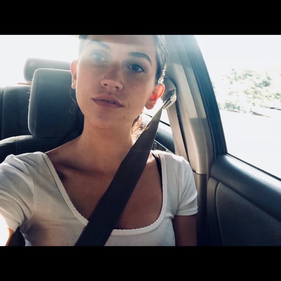 Meet your Posher, Kira - Picture 3 of 5